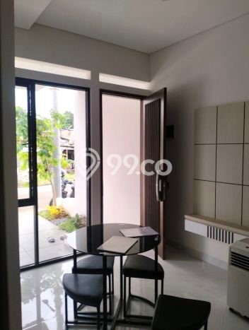 Rumah Elit Modern Tanpa Renovasi di Warung Buncit Jakarta Selatan Rumah Elit Modern Tanpa Renovasi di Warung Buncit Jakarta Selatan