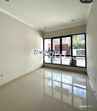 Siap Huni Rumah Mewah 5 Kamar di Tebet Dekat ke Mana Pun Siap Huni Rumah Mewah 5 Kamar di Tebet Dekat ke Mana Pun