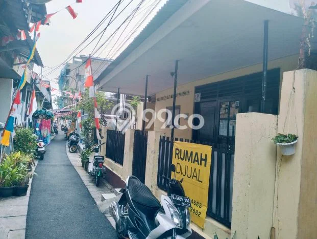 Rumah Luas Asri 4 KT Siap Pakai di Bukit Duri Jakarta Selatan Rumah Luas Asri 4 KT Siap Pakai di Bukit Duri Jakarta Selatan