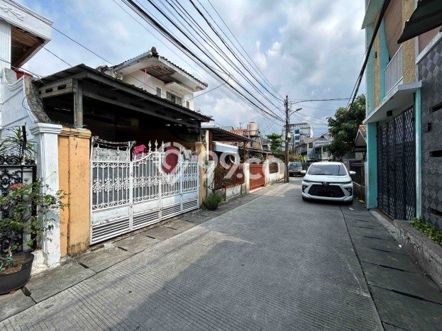 Dijual Rumah Minimalis Bagus Punya 2 KT di Tebet Jakarta Selatan - Dijual Rumah Minimalis Bagus Punya 2 KT di Tebet Jakarta Selatan -