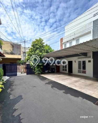 Hunian Elit LB 240m2 Siap Huni Desain Elegan di Kalibata, Jakarta Selatan Hunian Elit LB 240m2 Siap Huni Desain Elegan di Kalibata, Jakarta Selatan