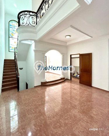 Hunian Mewah LB 250m2 Siap Pakai Desain Elegan di Cawang, Jakarta Timur Hunian Mewah LB 250m2 Siap Pakai Desain Elegan di Cawang, Jakarta Timur