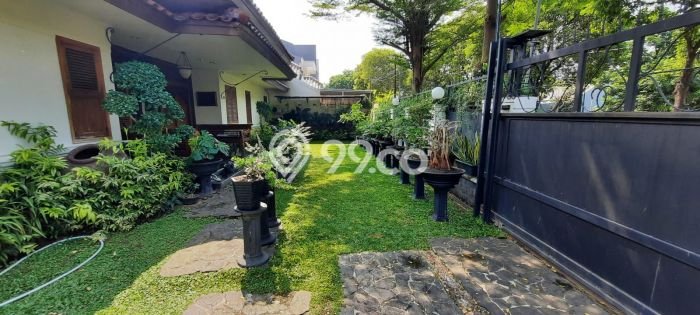 For Sale! Luxury House LT 600m2 Desain Elegan di Pondok Kelapa For Sale! Luxury House LT 600m2 Desain Elegan di Pondok Kelapa