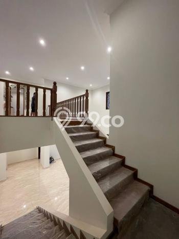 Rumah Mewah LB 400m2 Siap Huni Desain Elegan di Jati Padang, Jakarta Selatan Rumah Mewah LB 400m2 Siap Huni Desain Elegan di Jati Padang, Jakarta Selatan