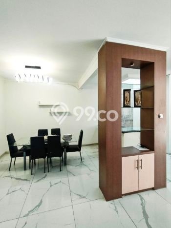 Rumah Mewah LB 300m2 Siap Pakai Desain Elegan di Cibubur, Depok Rumah Mewah LB 300m2 Siap Pakai Desain Elegan di Cibubur, Depok