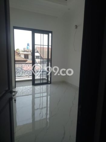 Jual Rumah Mewah Megah Dengan View Cantik di Pondok Kelapa, Jakarta Timur Jual Rumah Mewah Megah Dengan View Cantik di Pondok Kelapa, Jakarta Timur