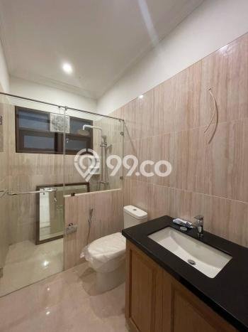 Rumah Mewah LB 400m2 Siap Huni Desain Elegan di Jati Padang, Jakarta Selatan Rumah Mewah LB 400m2 Siap Huni Desain Elegan di Jati Padang, Jakarta Selatan