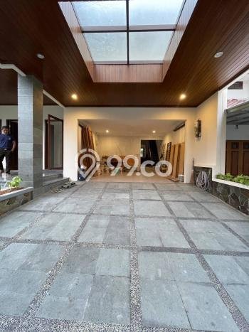 Rumah Mewah LB 400m2 Siap Huni Desain Elegan di Jati Padang, Jakarta Selatan Rumah Mewah LB 400m2 Siap Huni Desain Elegan di Jati Padang, Jakarta Selatan