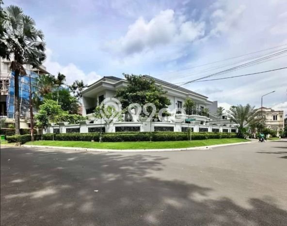 Rumah Mewah LB 600m2 Siap Huni Desain Elegan di Pondok Indah, Jakarta Selatan Rumah Mewah LB 600m2 Siap Huni Desain Elegan di Pondok Indah, Jakarta Selatan