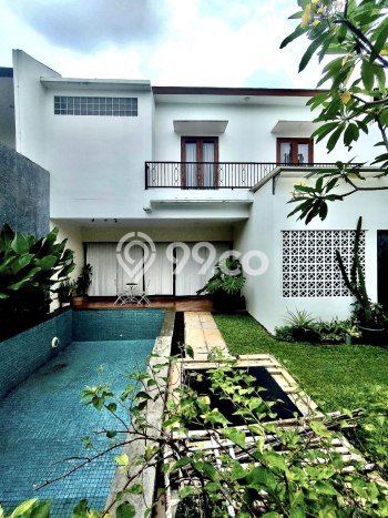 Ready to Use! Luxury House LT 300m2 Desain Modern di Cibubur Ready to Use! Luxury House LT 300m2 Desain Modern di Cibubur