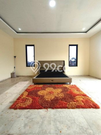 Jual Rumah Luas Elegan Dengan View Cantik di Cibubur, Depok Jual Rumah Luas Elegan Dengan View Cantik di Cibubur, Depok