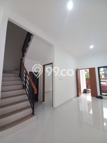 Rumah Elit LB 160m2 Siap Pakai Desain Elegan di Pondok Kelapa, Jakarta Timur Rumah Elit LB 160m2 Siap Pakai Desain Elegan di Pondok Kelapa, Jakarta Timur