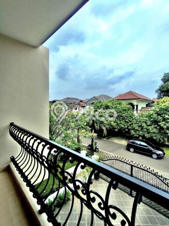 Ready to Use! Luxury House LT 300m2 Desain Modern di Cibubur Ready to Use! Luxury House LT 300m2 Desain Modern di Cibubur