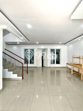 Rumah Modern 4 KT di Cibubur Bekasi Semi Furnished Rumah Modern 4 KT di Cibubur Bekasi Semi Furnished