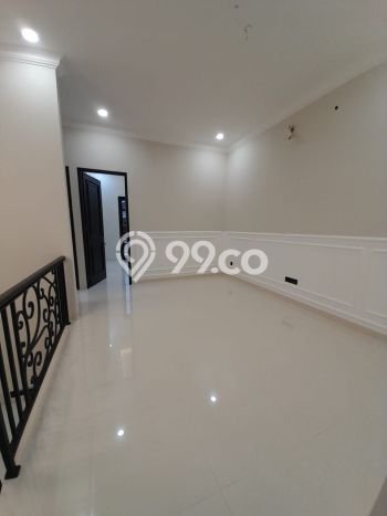 Rumah Mewah LB 250m2 Siap Huni Desain Elegan di Pondok Bambu, Jakarta Timur Rumah Mewah LB 250m2 Siap Huni Desain Elegan di Pondok Bambu, Jakarta Timur