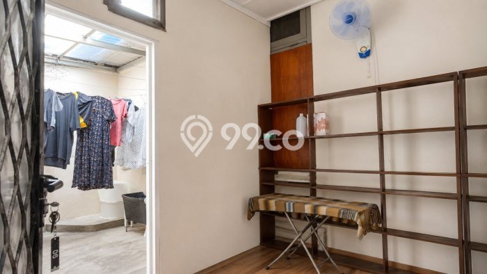 Rumah Kost untuk Dijual di Ciputat Timur dengan 11 KT, 11 KM, Luas 165m2 Rumah Kost untuk Dijual di Ciputat Timur dengan 11 KT, 11 KM, Luas 165m2
