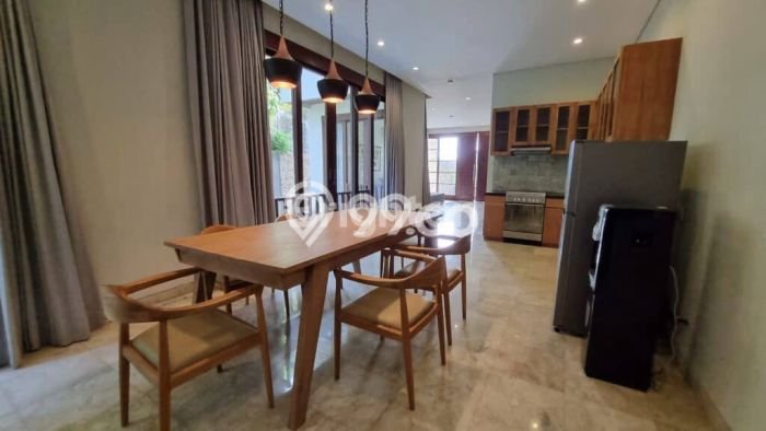 BISNIS POTENSIAL! Vila Kawasan , Luas 218m2m², Prospek Menjanjikan BISNIS POTENSIAL! Vila Kawasan , Luas 218m2m², Prospek Menjanjikan