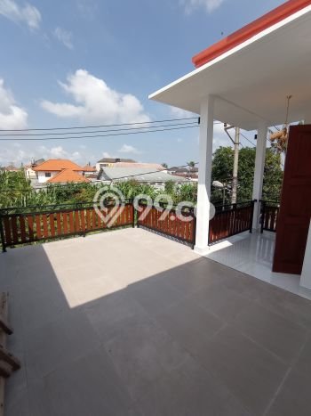 Disewakan! Rumah 3 Kamar Tidur &
3 Kamar Mandi di Kerobokan, Badung Disewakan! Rumah 3 Kamar Tidur &
3 Kamar Mandi di Kerobokan, Badung