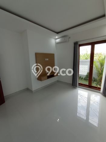 Disewakan! Rumah 3 Kamar Tidur &
3 Kamar Mandi di Kerobokan, Badung Disewakan! Rumah 3 Kamar Tidur &
3 Kamar Mandi di Kerobokan, Badung