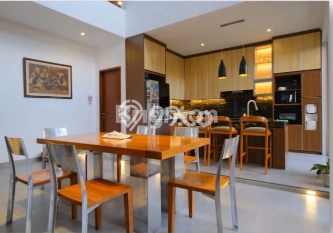 FOR SALE! Vila Kawasan , Area 230m2m², Lokasi Strategis FOR SALE! Vila Kawasan , Area 230m2m², Lokasi Strategis