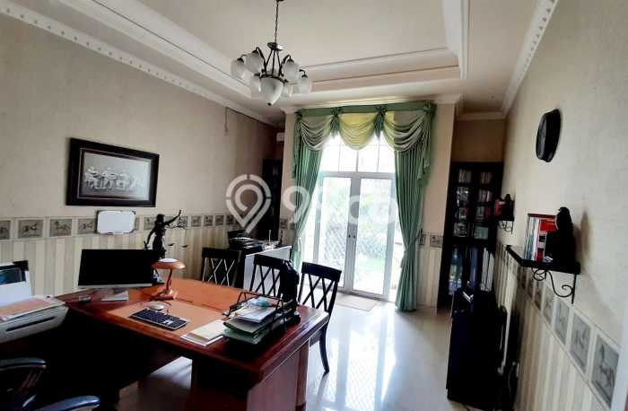Jual Rumah Mewah Megah Dengan View Cantik di Pakuwon City, Surabaya Jual Rumah Mewah Megah Dengan View Cantik di Pakuwon City, Surabaya
