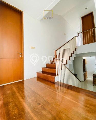 Jual Rumah Luas Megah Dengan View Eksklusif di Kemang, Jakarta Selatan Jual Rumah Luas Megah Dengan View Eksklusif di Kemang, Jakarta Selatan