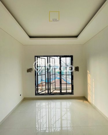 Ready to Use! Luxury House LT 87m2 Desain Modern di Kalibata Ready to Use! Luxury House LT 87m2 Desain Modern di Kalibata