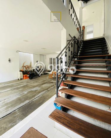 For Sale! Premium House LT 134m2 Desain Elegan di Pejaten For Sale! Premium House LT 134m2 Desain Elegan di Pejaten