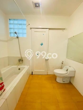 Disewakan! Rumah 3 Kamar Tidur &
3 Kamar Mandi di Lebak Bulus, Jakarta Selatan Disewakan! Rumah 3 Kamar Tidur &
3 Kamar Mandi di Lebak Bulus, Jakarta Selatan
