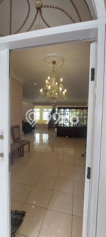 Rumah Elit LB 450m2 Siap Huni Desain Elegan di Cibubur, Bogor Rumah Elit LB 450m2 Siap Huni Desain Elegan di Cibubur, Bogor