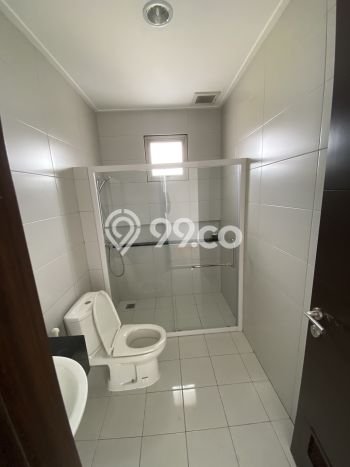 Rumah Elit Modern Tanpa Renovasi di Golf Island Jakarta Utara Rumah Elit Modern Tanpa Renovasi di Golf Island Jakarta Utara