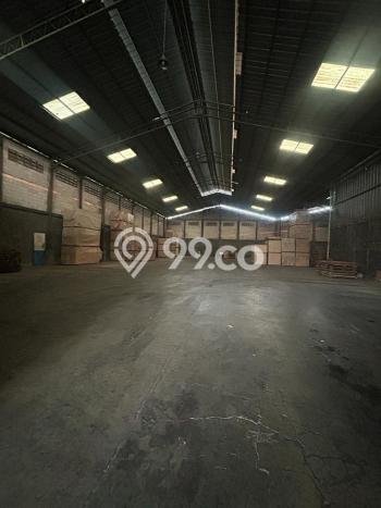 Gudang Kawasan Komersial Kawasan Cipondoh, Luas 1200m², Siap Usaha Gudang Kawasan Komersial Kawasan Cipondoh, Luas 1200m², Siap Usaha