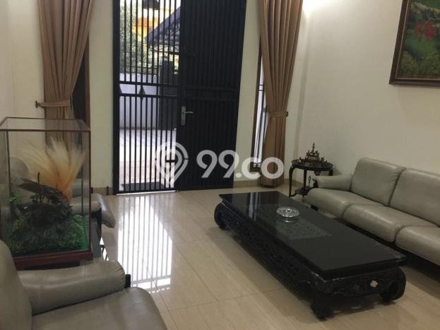 Rumah Strategis di Pusat Kota Kebon Jeruk, Jakarta Barat - 5 Kamar Tidur Rumah Strategis di Pusat Kota Kebon Jeruk, Jakarta Barat - 5 Kamar Tidur