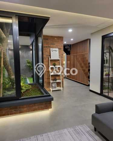 Rumah Berkualitas LT 140m² / LB 390m² di Pondok Indah, Dekat Pusat Kota, Jakarta Selatan Rumah Berkualitas LT 140m² / LB 390m² di Pondok Indah, Dekat Pusat Kota, Jakarta Selatan