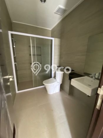 Ready to Use! Luxury House LT 300m2 Desain Elegan di Pantai Indah Kapuk 2 Ready to Use! Luxury House LT 300m2 Desain Elegan di Pantai Indah Kapuk 2