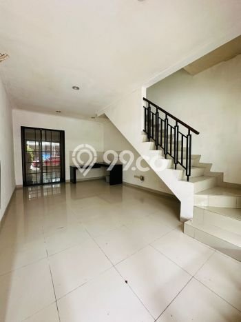 Rumah Luas Asri 2 KT Siap Pakai di Green Lake City Jakarta Barat Rumah Luas Asri 2 KT Siap Pakai di Green Lake City Jakarta Barat