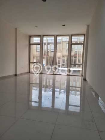Unit Ruko Dijual di Cipondoh Tangerang Luas Tanah 67m2, Luas Bangunan 202m2 Unit Ruko Dijual di Cipondoh Tangerang Luas Tanah 67m2, Luas Bangunan 202m2
