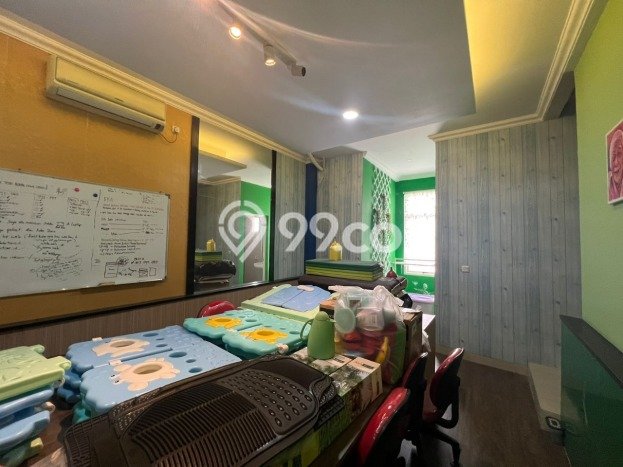 Ruko Dijual di Jakarta Barat LT 412m2 & LB 412m2 Lokasi Terbaik! Ruko Dijual di Jakarta Barat LT 412m2 & LB 412m2 Lokasi Terbaik!