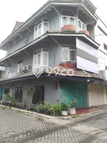 Ruko Dijual di Prime Area Surabaya Luas 450m2 Ruko Dijual di Prime Area Surabaya Luas 450m2