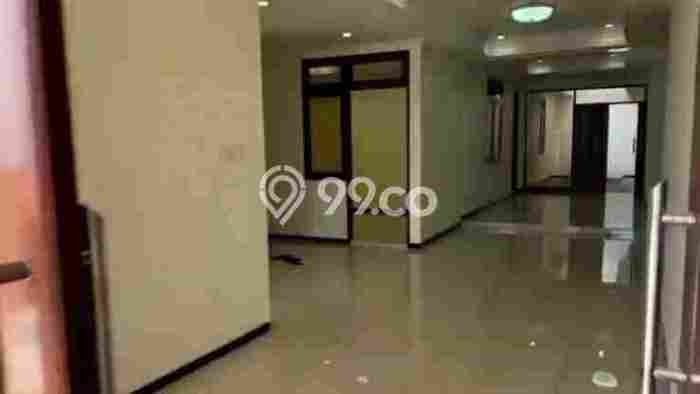 Rumah Eksklusif Siap Huni LT 284m2 di Tenggilis Mejoyo, Surabaya Rumah Eksklusif Siap Huni LT 284m2 di Tenggilis Mejoyo, Surabaya