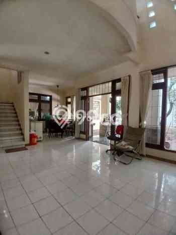 Dijual Rumah Mewah Megah Dengan View Cantik di Graha, Surabaya Dijual Rumah Mewah Megah Dengan View Cantik di Graha, Surabaya