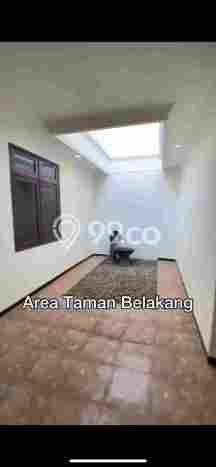 Rumah Eksklusif Siap Huni LT 284m2 di Tenggilis Mejoyo, Surabaya Rumah Eksklusif Siap Huni LT 284m2 di Tenggilis Mejoyo, Surabaya
