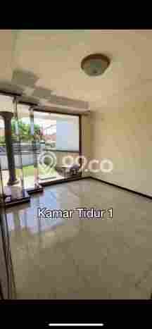 Rumah Eksklusif Siap Huni LT 284m2 di Tenggilis Mejoyo, Surabaya Rumah Eksklusif Siap Huni LT 284m2 di Tenggilis Mejoyo, Surabaya