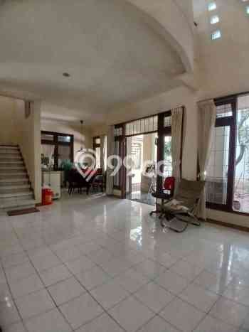 Dijual Rumah Mewah Megah Dengan View Cantik di Graha, Surabaya Dijual Rumah Mewah Megah Dengan View Cantik di Graha, Surabaya