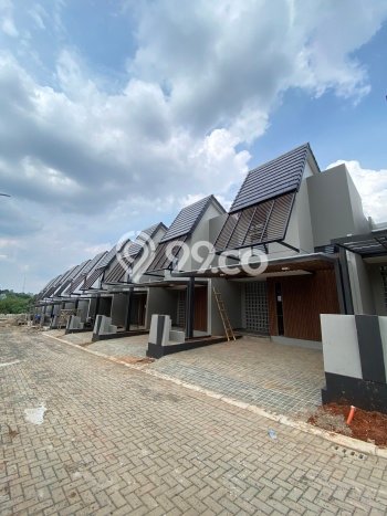 For Sale Rumah 3 Kamar Lokasi Ideal Bagus dan Strategis di BSD For Sale Rumah 3 Kamar Lokasi Ideal Bagus dan Strategis di BSD