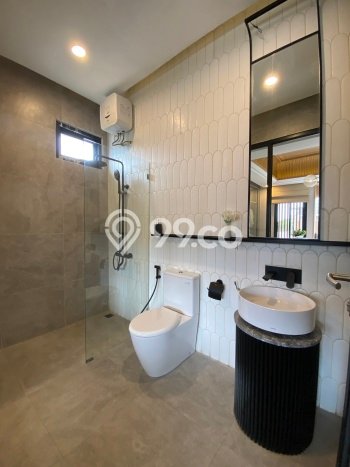 For Sale Rumah 3 Kamar Lokasi Ideal Bagus dan Strategis di BSD For Sale Rumah 3 Kamar Lokasi Ideal Bagus dan Strategis di BSD
