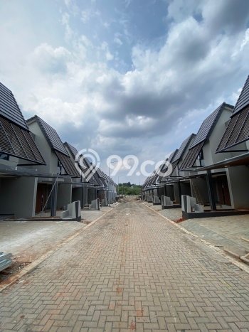 For Sale Rumah 3 Kamar Lokasi Ideal Bagus dan Strategis di BSD For Sale Rumah 3 Kamar Lokasi Ideal Bagus dan Strategis di BSD