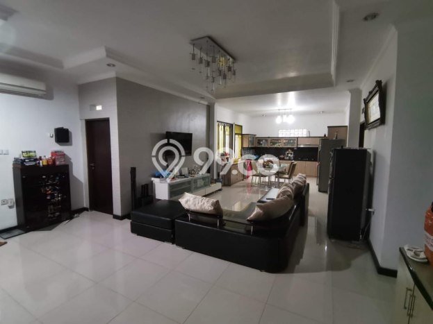 HOT LISTING! Rumah Siap Huni area Batununggal, LT 278m² Bangunan 235m² HOT LISTING! Rumah Siap Huni area Batununggal, LT 278m² Bangunan 235m²