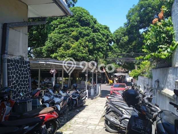 Rumah Eksklusif Siap Huni LT 990m2 di Coblong, Bandung Rumah Eksklusif Siap Huni LT 990m2 di Coblong, Bandung
