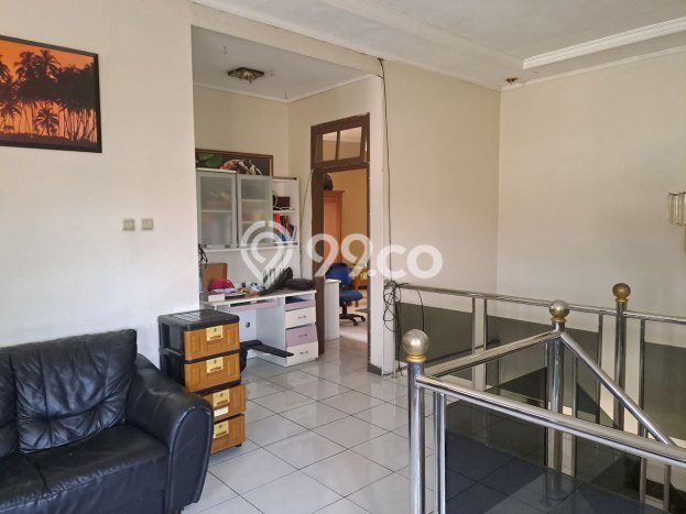 Rumah LT 203m2m² / LB 300m2m² One Gate System di , Bandung Rumah LT 203m2m² / LB 300m2m² One Gate System di , Bandung